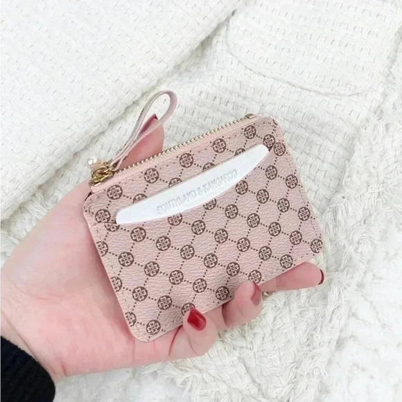 Handbags - ⚠️Clearance Pink Patterned Zipperable Cardholder / Wallet